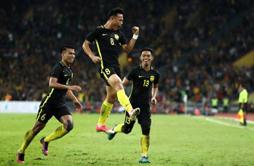 Dự bị lập công, Malaysia tiễn Singapore về nước