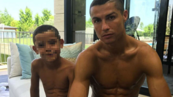 Cristiano Ronaldo muốn có 7 con