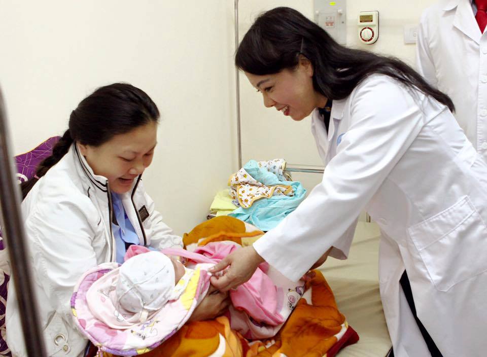 Giao lưu trực tuyến: Làm sao để người bệnh là "thượng đế"?
