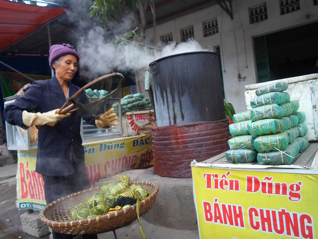 Về nơi luộc bánh chưng bằng nước “giếng trời”