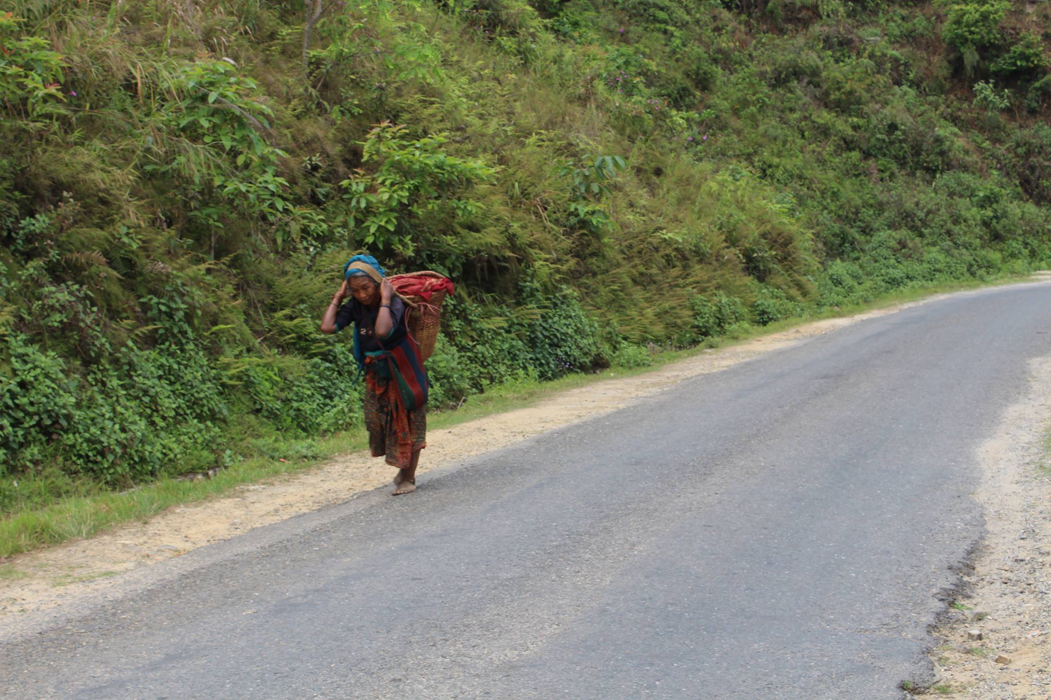 Cuốc bộ và quá giang ở Nepal - Ảnh 19.