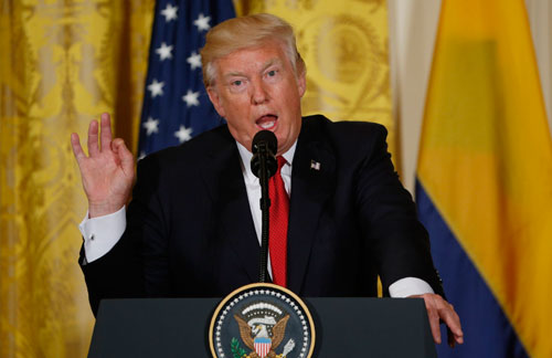 Chuyến công du "trĩu nặng" của ông Trump