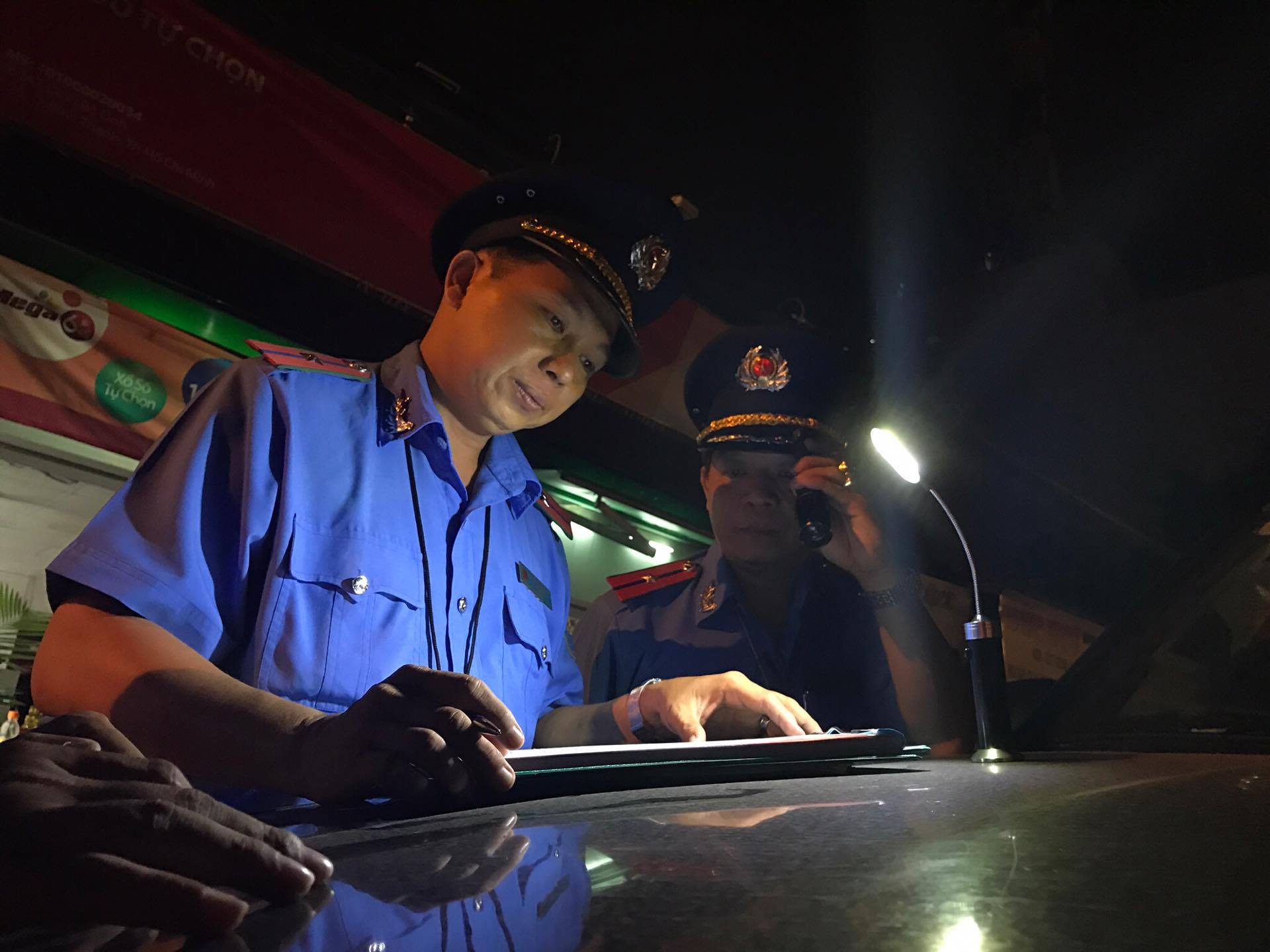 Tài xế xe "dù" đe dọa thanh tra giao thông
