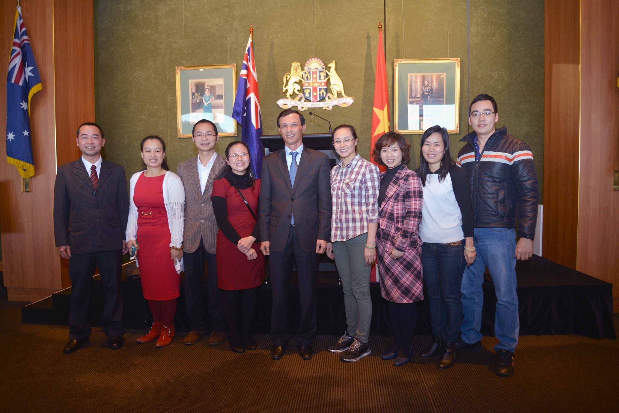 Đại sứ Lương Thanh Nghị gặp gỡ đại di&ecirc;̣n sinh vi&ecirc;n Việt Nam tại Sydney
