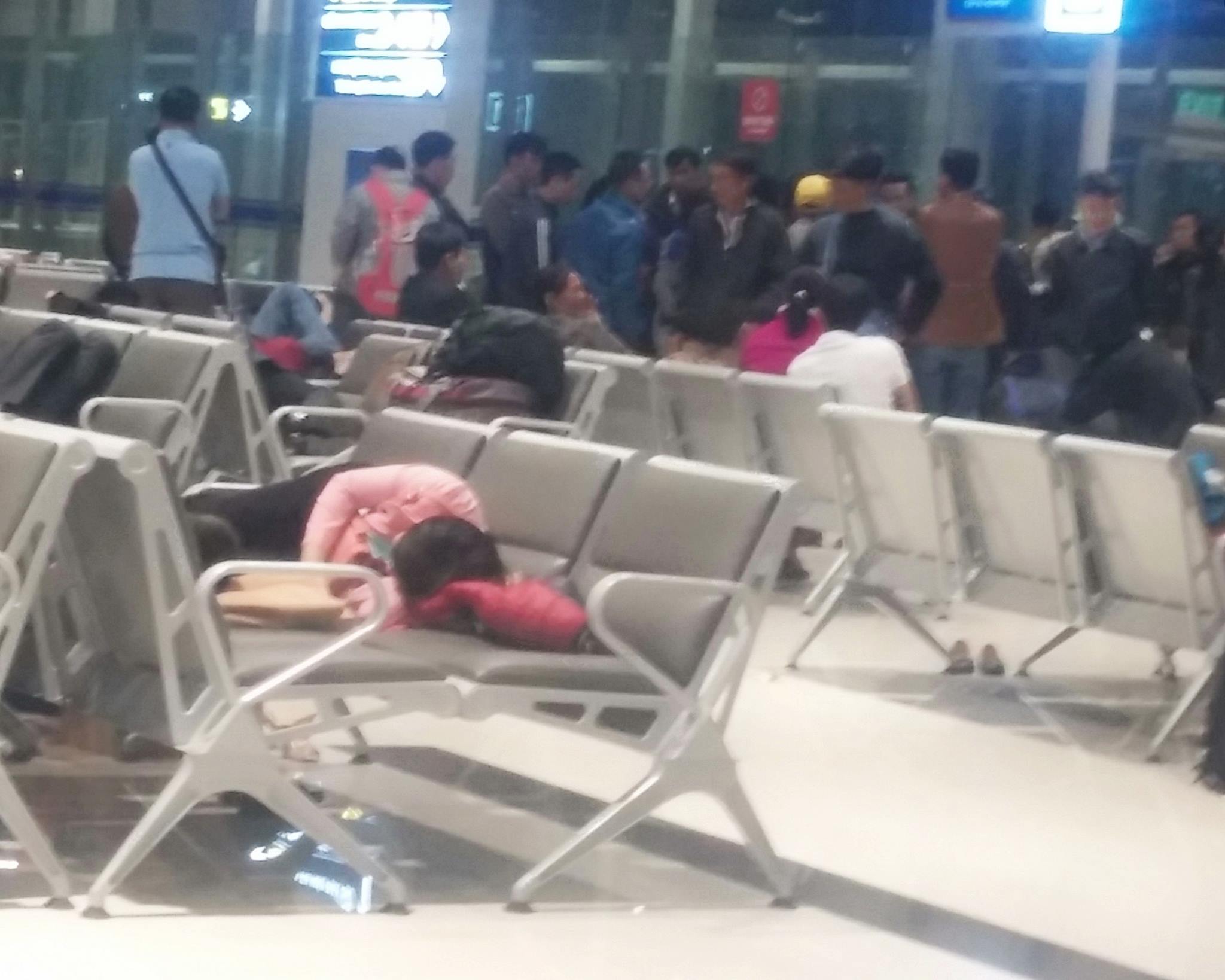 178 hành khách vật vã cả đêm ở sân bay Cát Bi ngày Valentine