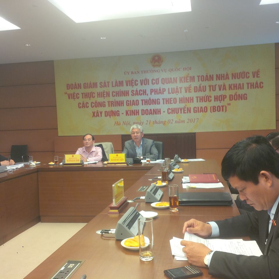 Trạm BOT 1 đằng, đường 1 nẻo: Dân trả phí oan!