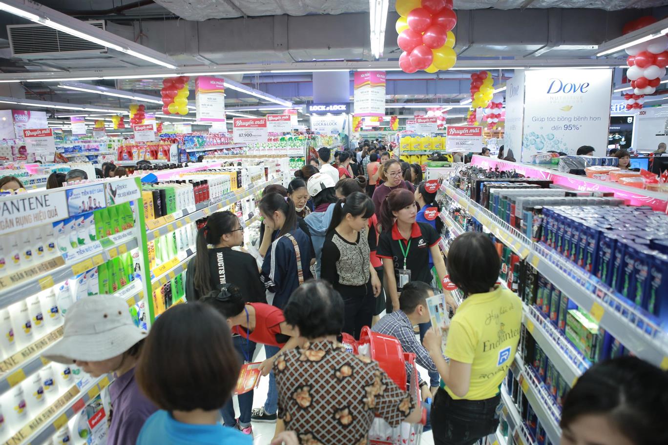 Hàng ngàn mặt hàng tiêu dùng tại siêu thị VinMart