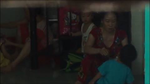 
Cảnh bảo mẫu bạo h&agrave;nh c&aacute;c b&eacute; mầm non tr&ecirc;n địa b&agrave;n quận G&ograve; Vấp (Ảnh cắt từ clip)
