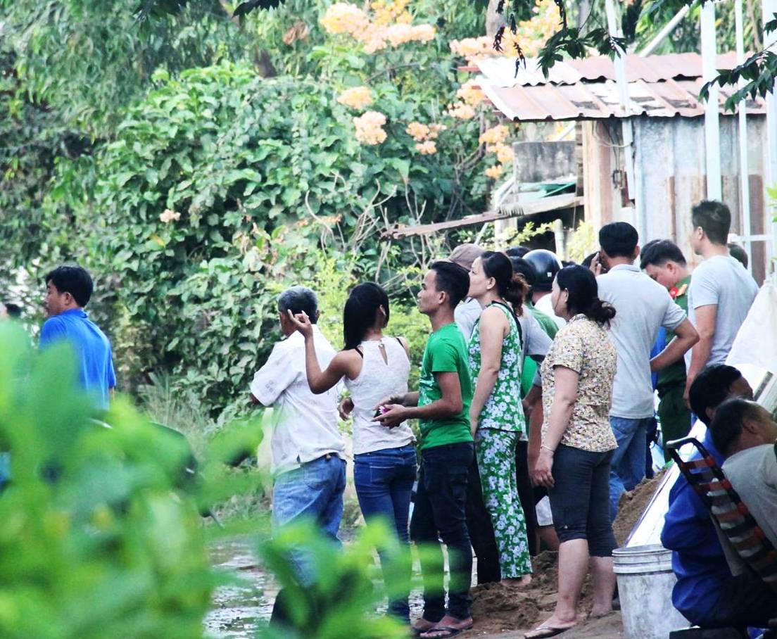 Nổ lớn trong nhà xưởng, 4 người bị thương