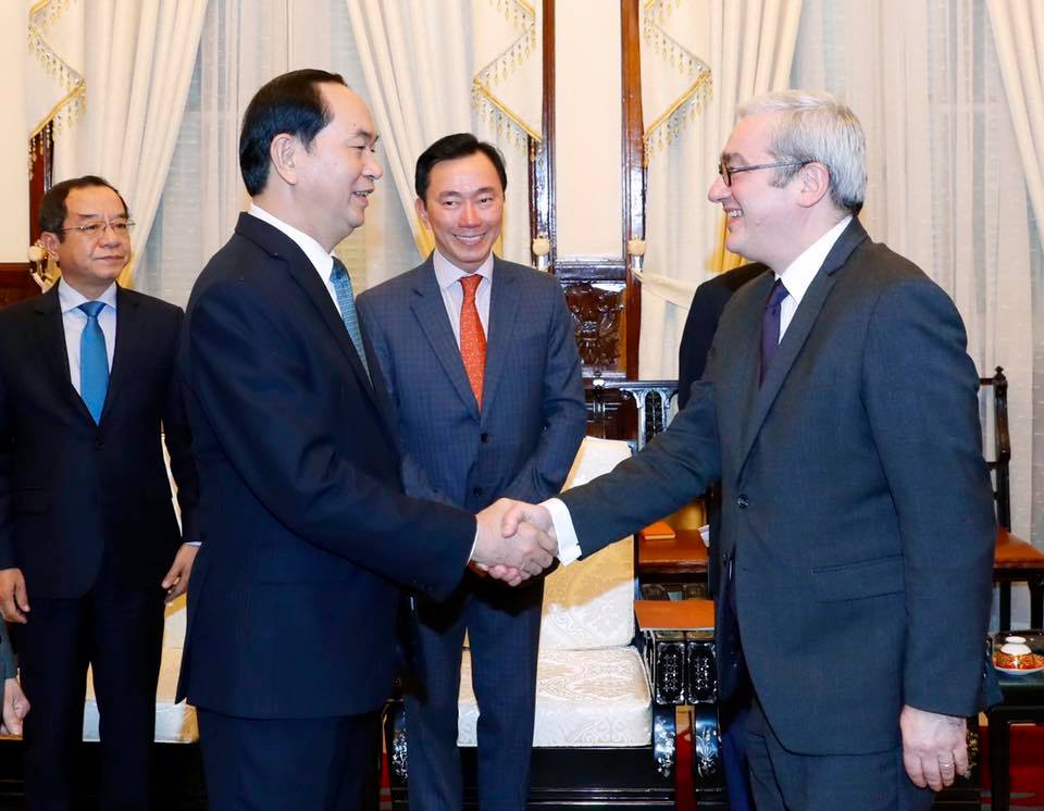 Đại sứ Phạm Sanh Châu tại sự kiện Chủ tịch nước Trần Đại Quang tiếp Giám đốc điều hành hãng thông tấn AFP Emmannuel Hoog