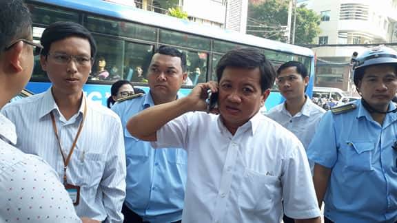 Ông Hải lại xuất hiện "giành" vỉa hè