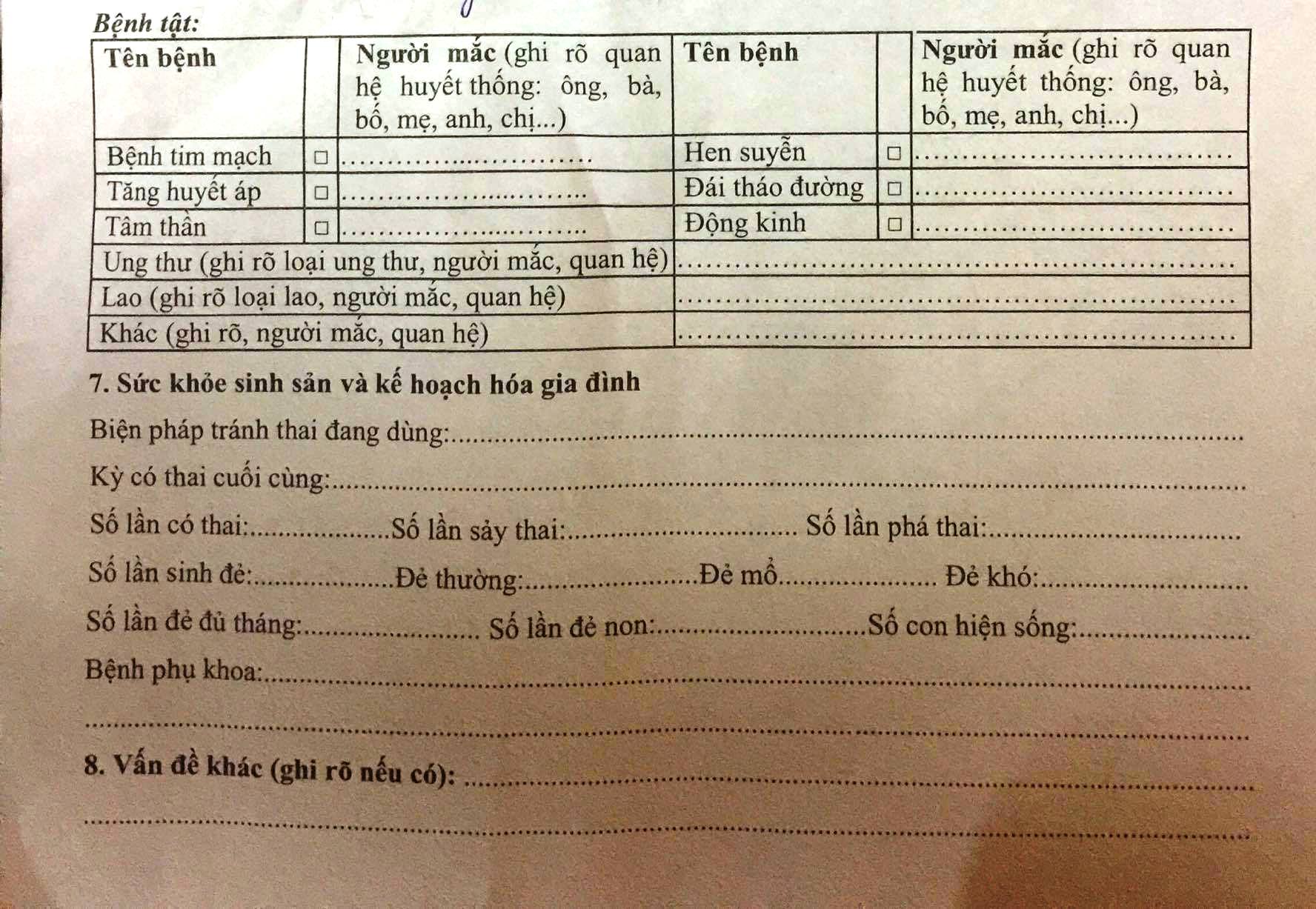 Câu hỏi "số lần phá thai" trong hồ sơ sức khoẻ học sinh tiểu học