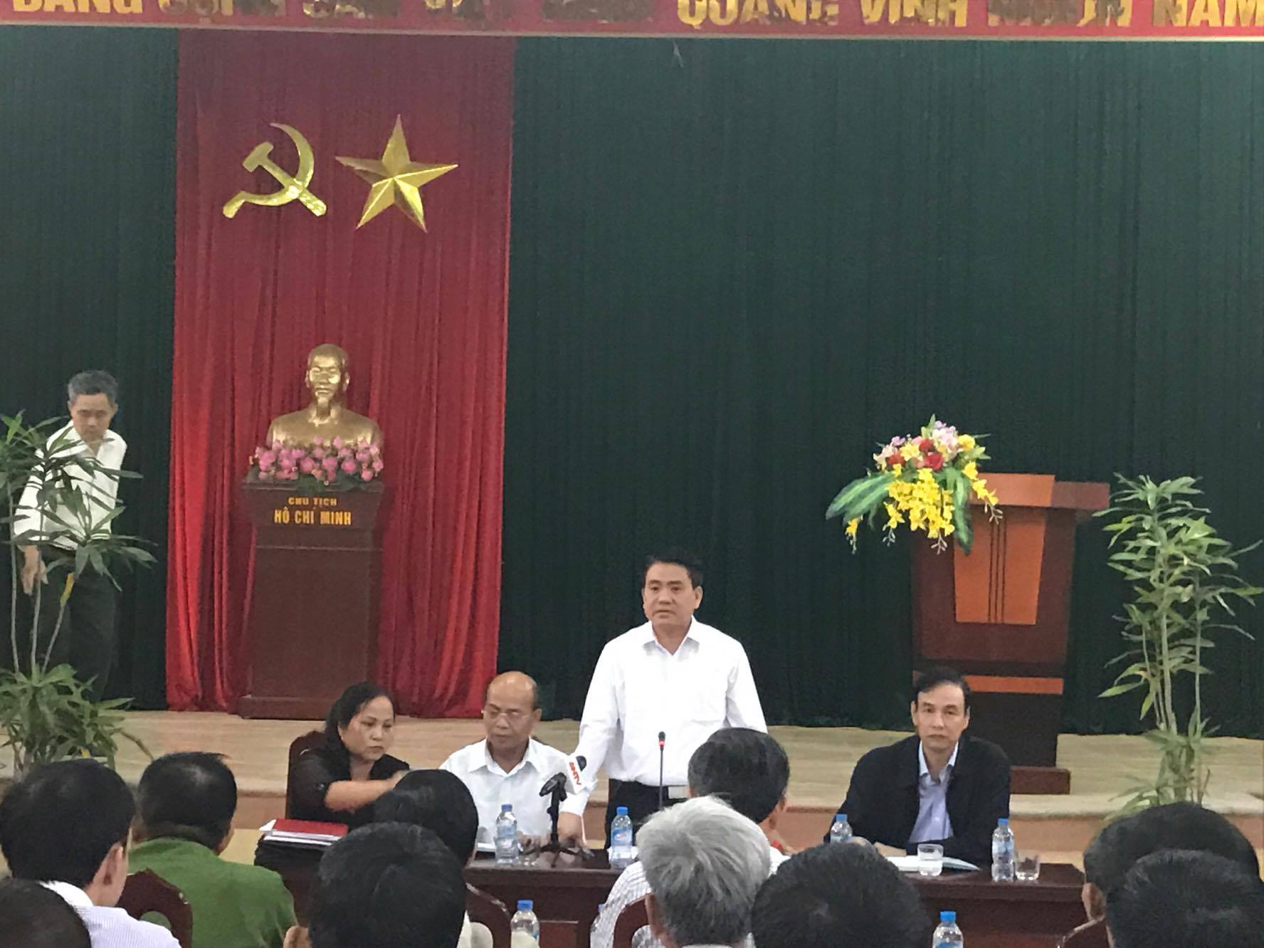 
Chủ tịch UBND TP H&agrave; Nội Nguyễn Đức Chung ph&aacute;t biểu
