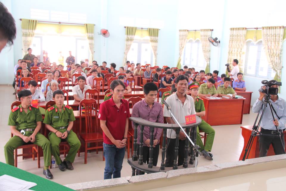 Bắn chết bò tót ở Đồng Nai, thanh niên cùng cha bị tù tội