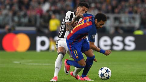 Ph&ocirc; diễn kỹ thuật, Neymar t&eacute; sấp mặt - Ảnh 1.