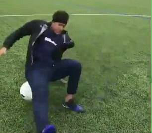 Phô diễn kỹ thuật, Neymar té sấp mặt