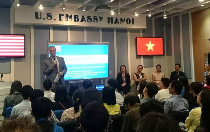 Đại sứ Mỹ: Tôi có ngày để con ở nhà với máy lọc không khí