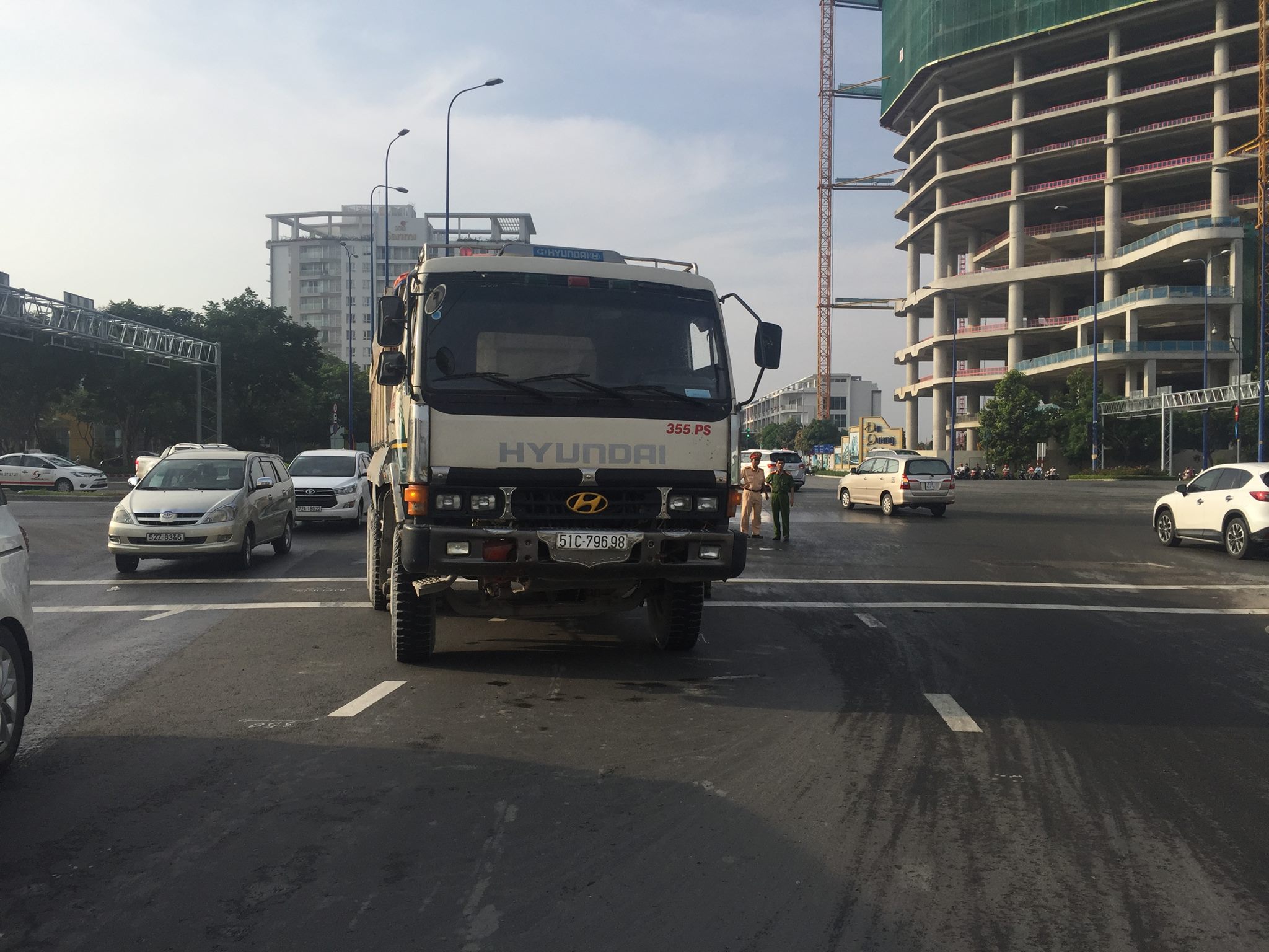 Chiếc xe ben tại hiện trường