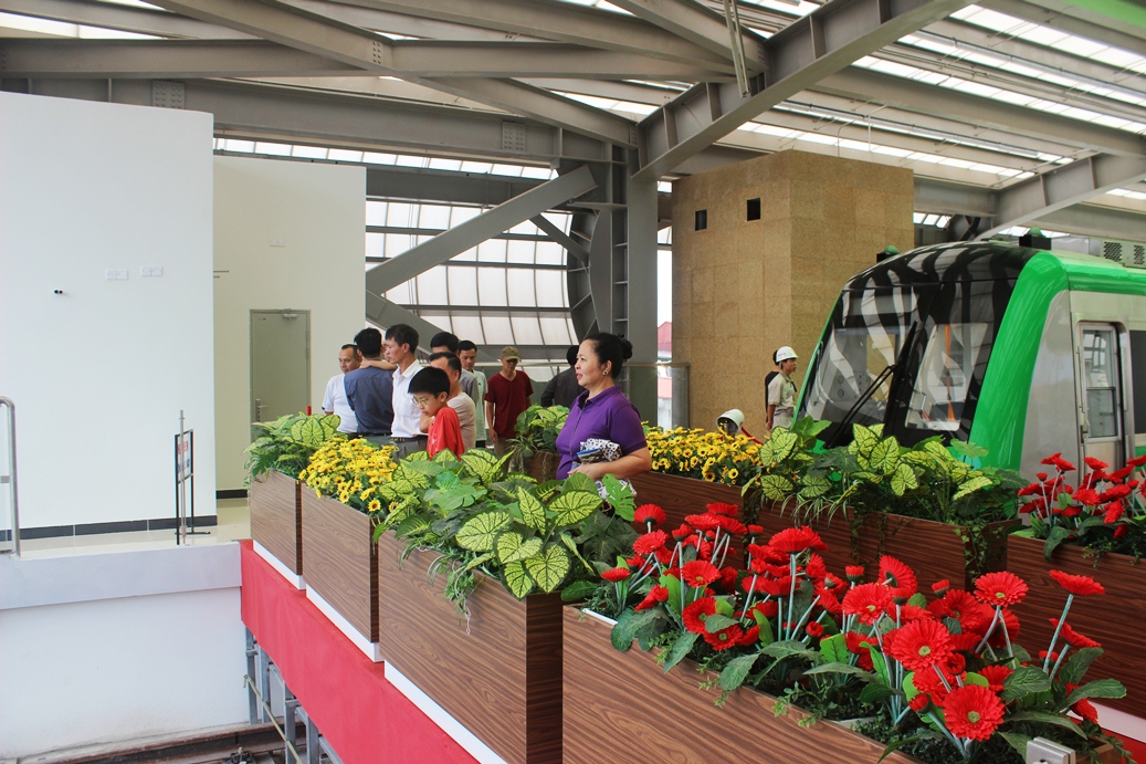 H&aacute;o hức mục sở thị t&agrave;u đường sắt C&aacute;t Linh - H&agrave; Đ&ocirc;ng - Ảnh 9.
