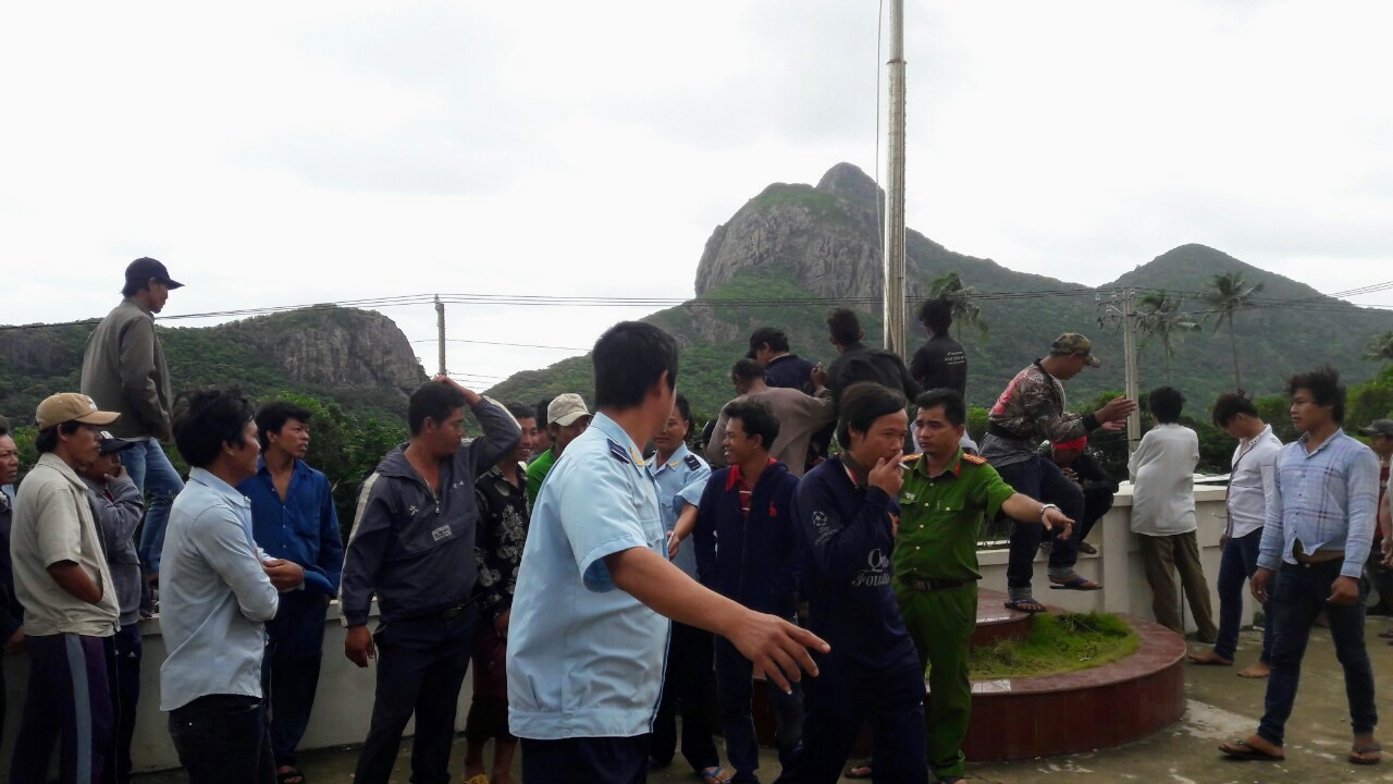 Gió mạnh dần, Côn Đảo đón 1.000 người tránh bão số 16 (Tembin)