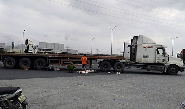 Xe cotainer gây tai nạn thảm khốc, 4 người trong 1 gia đình thương vong - Ảnh 2.