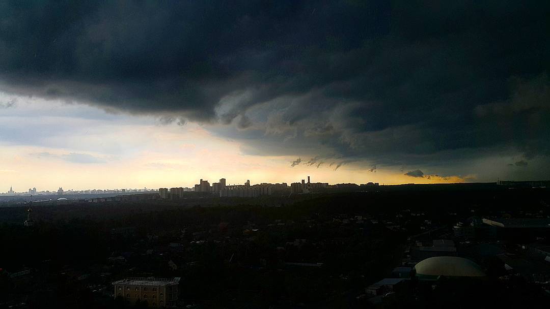 Bão lớn nhất trong vòng 90 năm càn quét Moscow