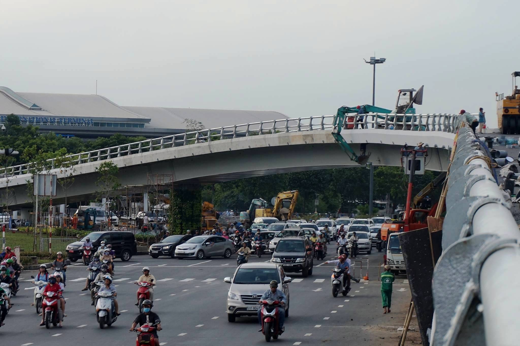 Tổ chức lại giao th&ocirc;ng 2 n&uacute;t giao cửa ng&otilde; s&acirc;n bay T&acirc;n Sơn Nhất - Ảnh 1.