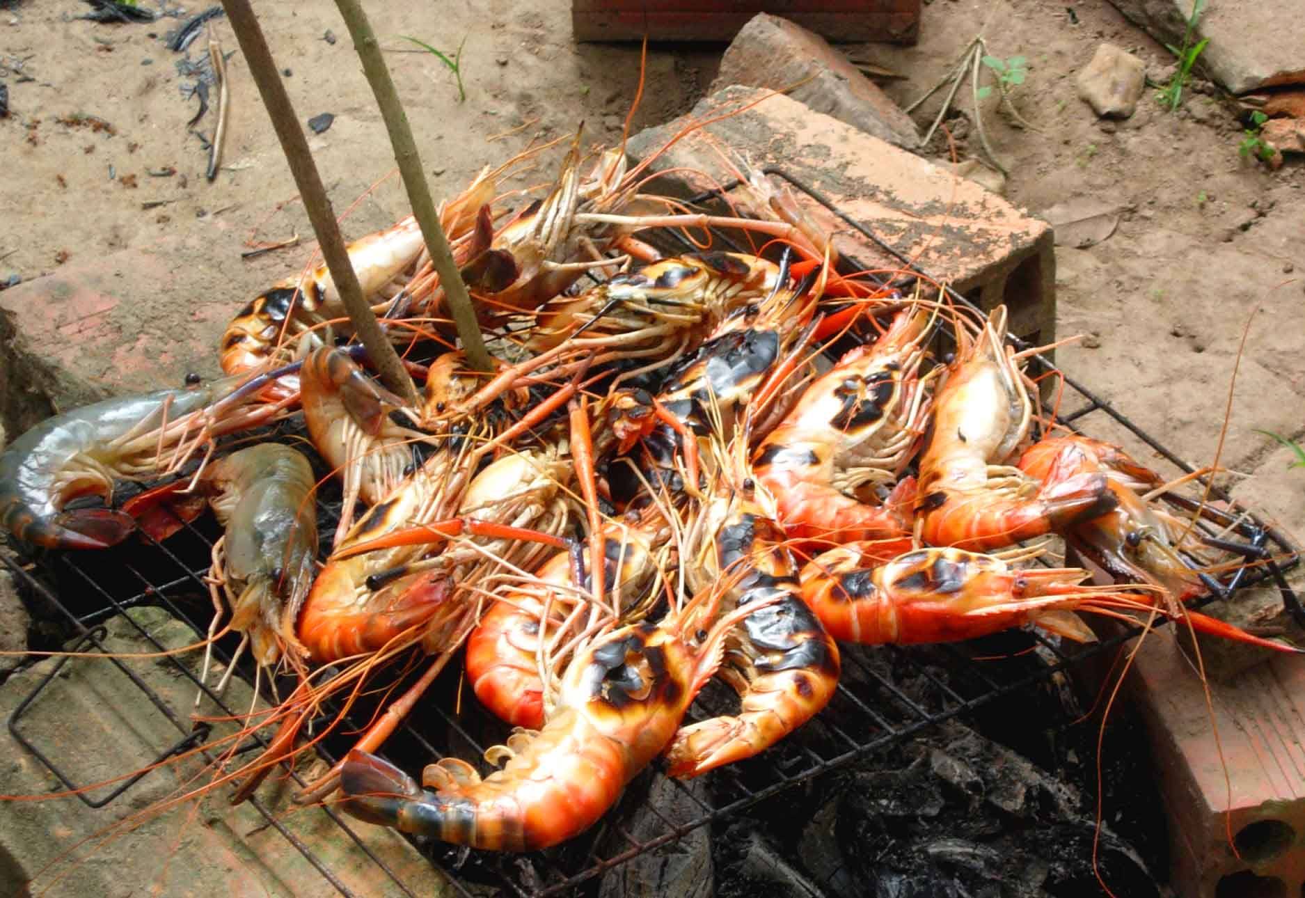 Ăn tôm "sành điệu" phải như thế này