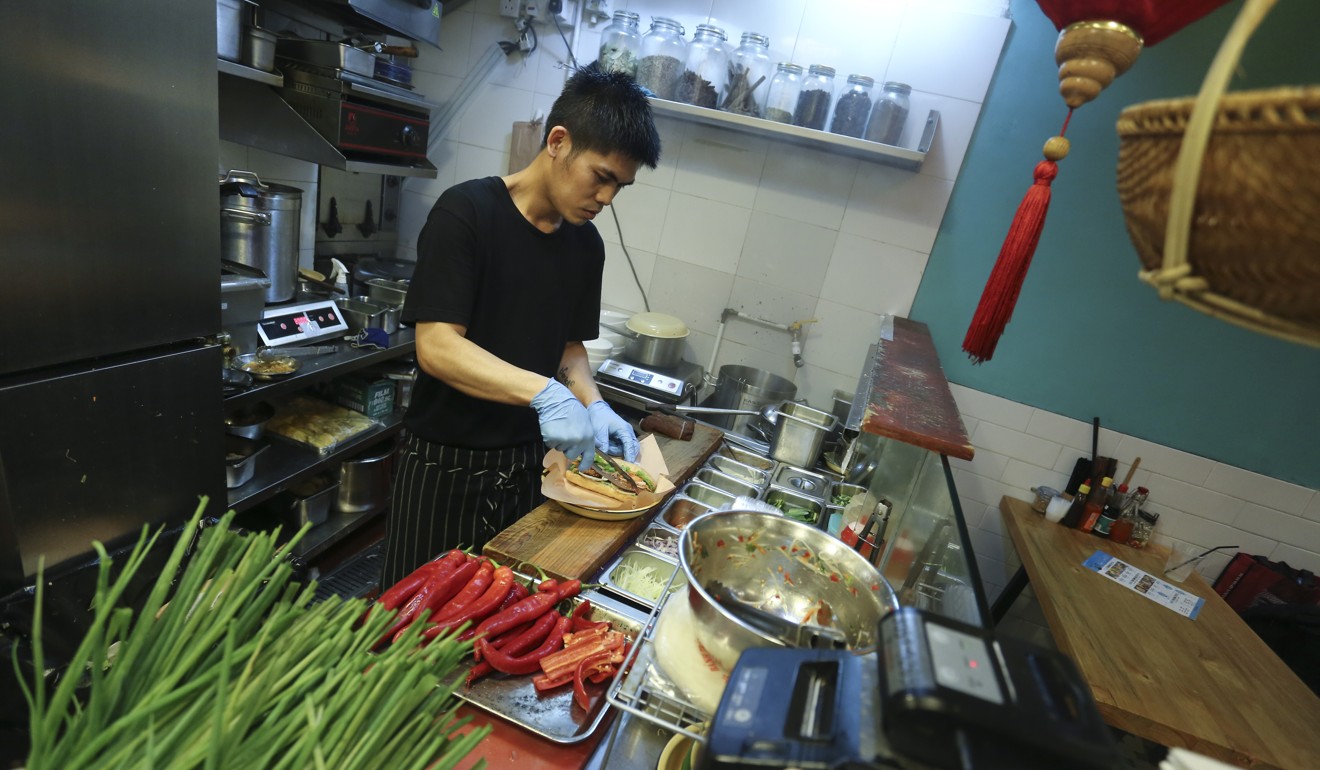 8 tiệm b&aacute;nh m&igrave; thịt Việt Nam ngon nức tiếng ở Hồng K&ocirc;ng - Ảnh 3.