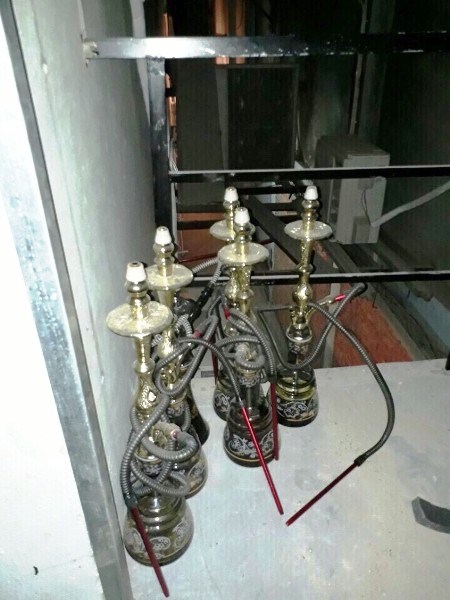 Dụng cụ hút shisha tại quán bar