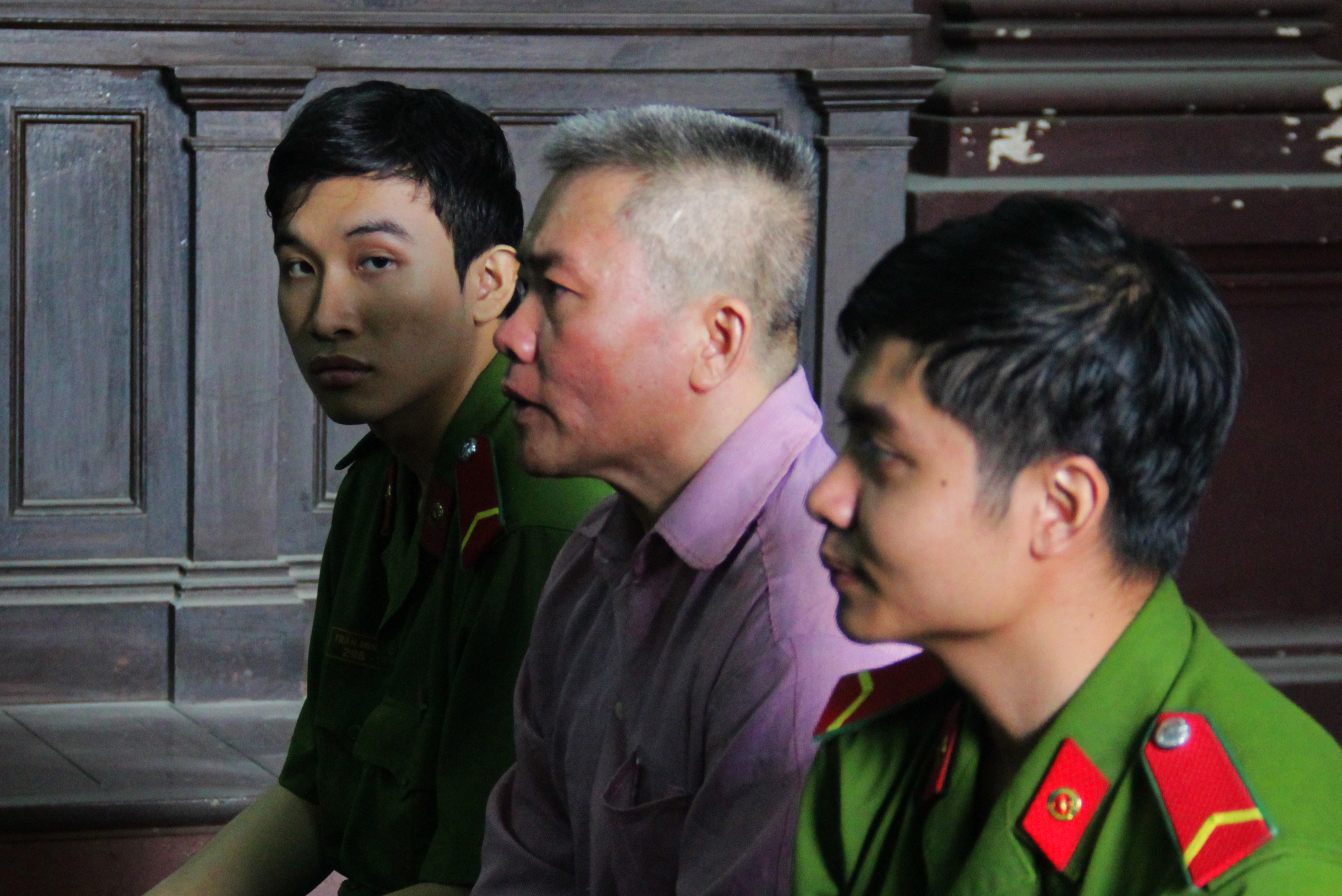 Dinh Jason tại phiên tòa sáng nay.