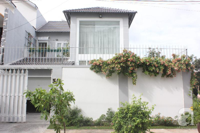 Nhà vườn rộng 200m² nhìn đâu cũng thấy hoa ở quận 2 - Ảnh 2.