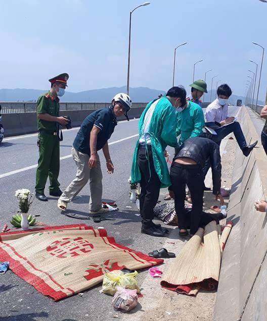 Mẹ mang bầu cùng con gái chết thảm, bố nguy kịch sau tai nạn