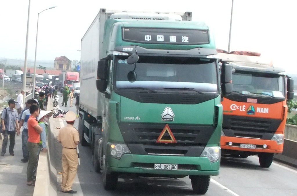 Hiện trường vụ tai nạn giao th&ocirc;ng đặc biệt nghi&ecirc;m trọng