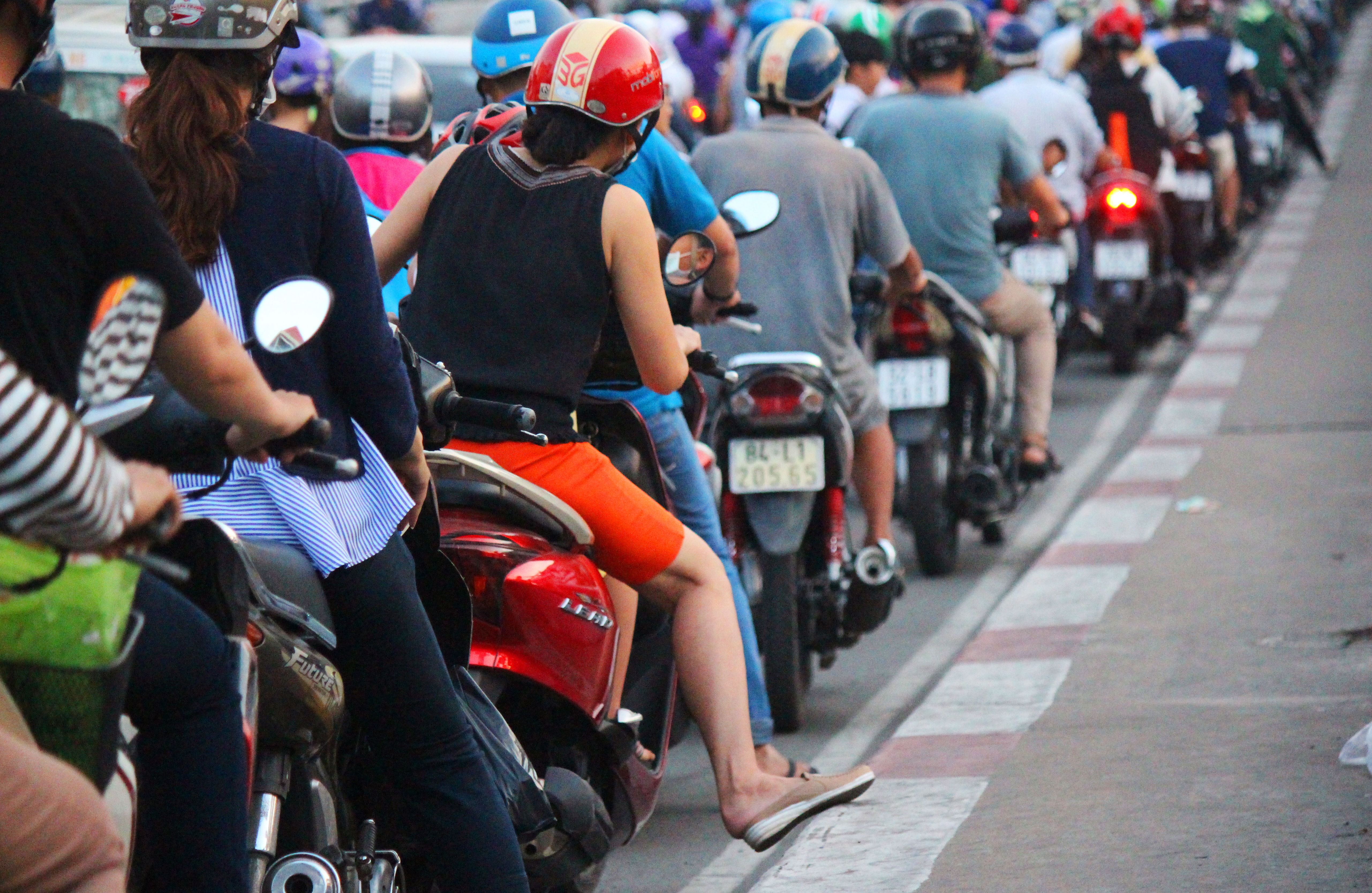 Có những lúc cầu Nguyễn Tri Phương hoàn toàn thất thủ