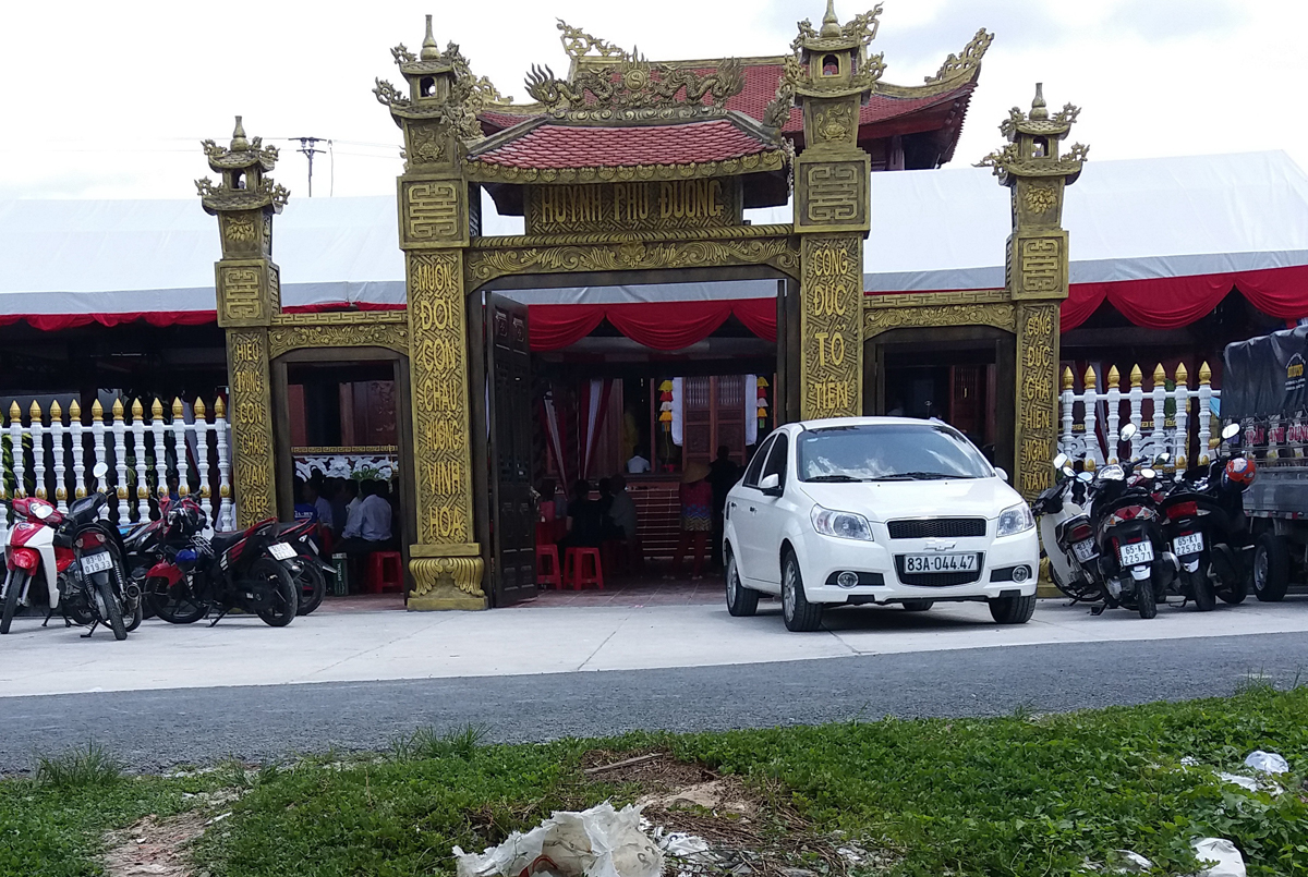 
Huỳnh phủ đường ng&agrave;y kh&aacute;nh th&agrave;nh
