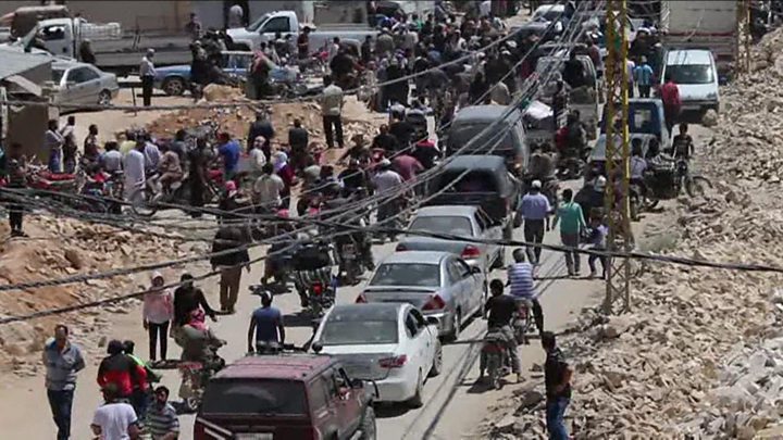 Bị Mỹ ném bom, đoàn xe IS mắc kẹt ở sa mạc Syria