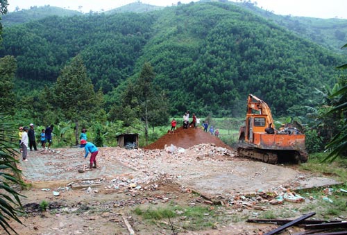 Những tiếng nổ giữa thời b&igrave;nh - Ảnh 2.