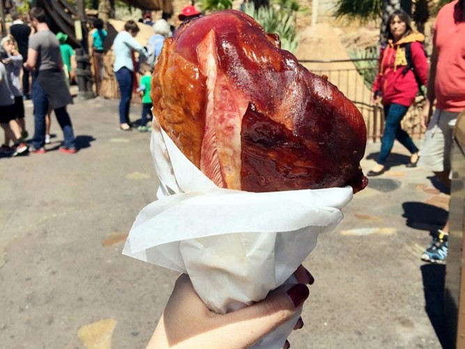 Những m&oacute;n ăn biểu tượng ở thế giới Disney World - Ảnh 2.