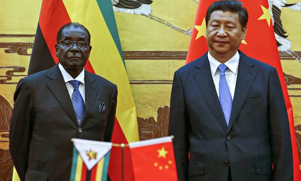 Trước đảo ch&iacute;nh v&agrave;i ng&agrave;y, tư lệnh Zimbabwe thăm Trung Quốc - Ảnh 2.