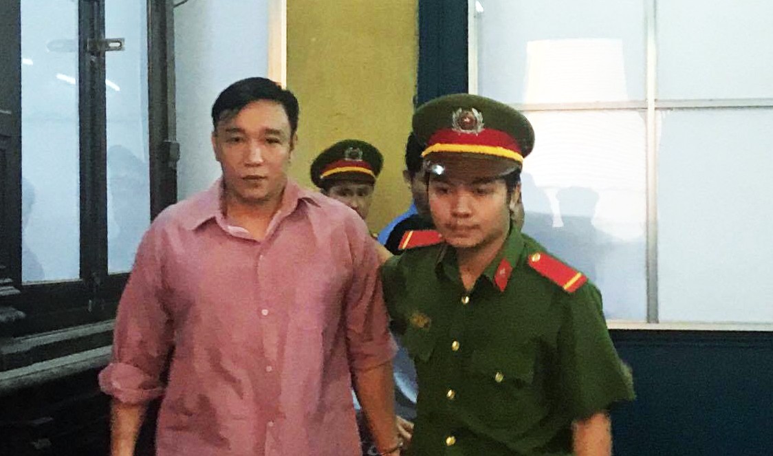 Ra tòa, giám đốc "tập đoàn" hàng giả xin lại tang vật