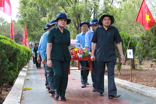 Truy điệu và an táng 14 hài cốt liệt sĩ