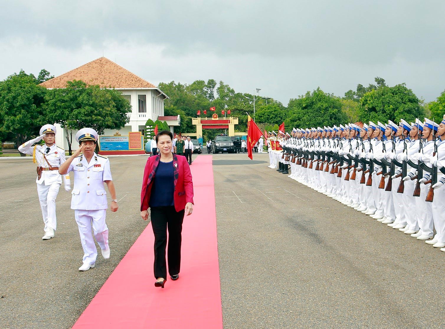 Chủ tịch Quốc hội thăm các đơn vị Hải quân