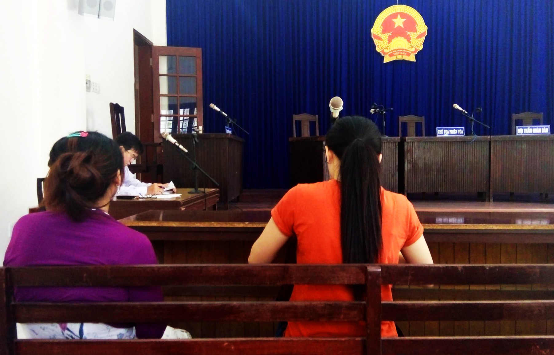Cụ ông 76 tuổi kiện vợ hờ đòi 1,3 tỉ đồng tiền nợ - Ảnh 1.