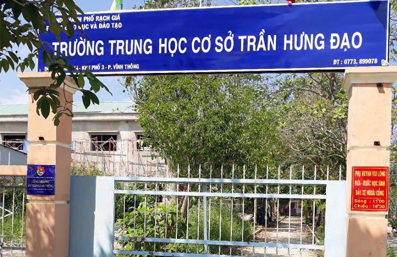 Buộc thôi học 2 nữ sinh "hổ báo": Hiệu trưởng nói gì?