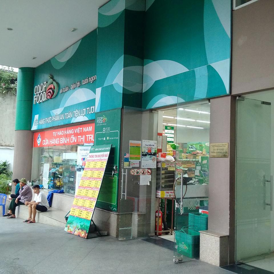Báo Người Lao Động phát hành tại hệ thống Co.op Food - Ảnh 2.