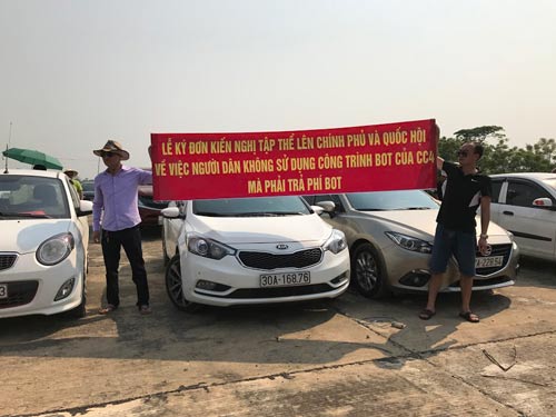 Trạm thu phí Bến Thủy “thả cửa” cho xe qua tự do