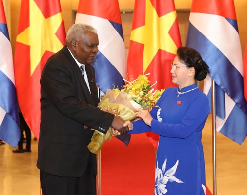 Làm sâu sắc, bền chặt quan hệ Việt Nam - Cuba