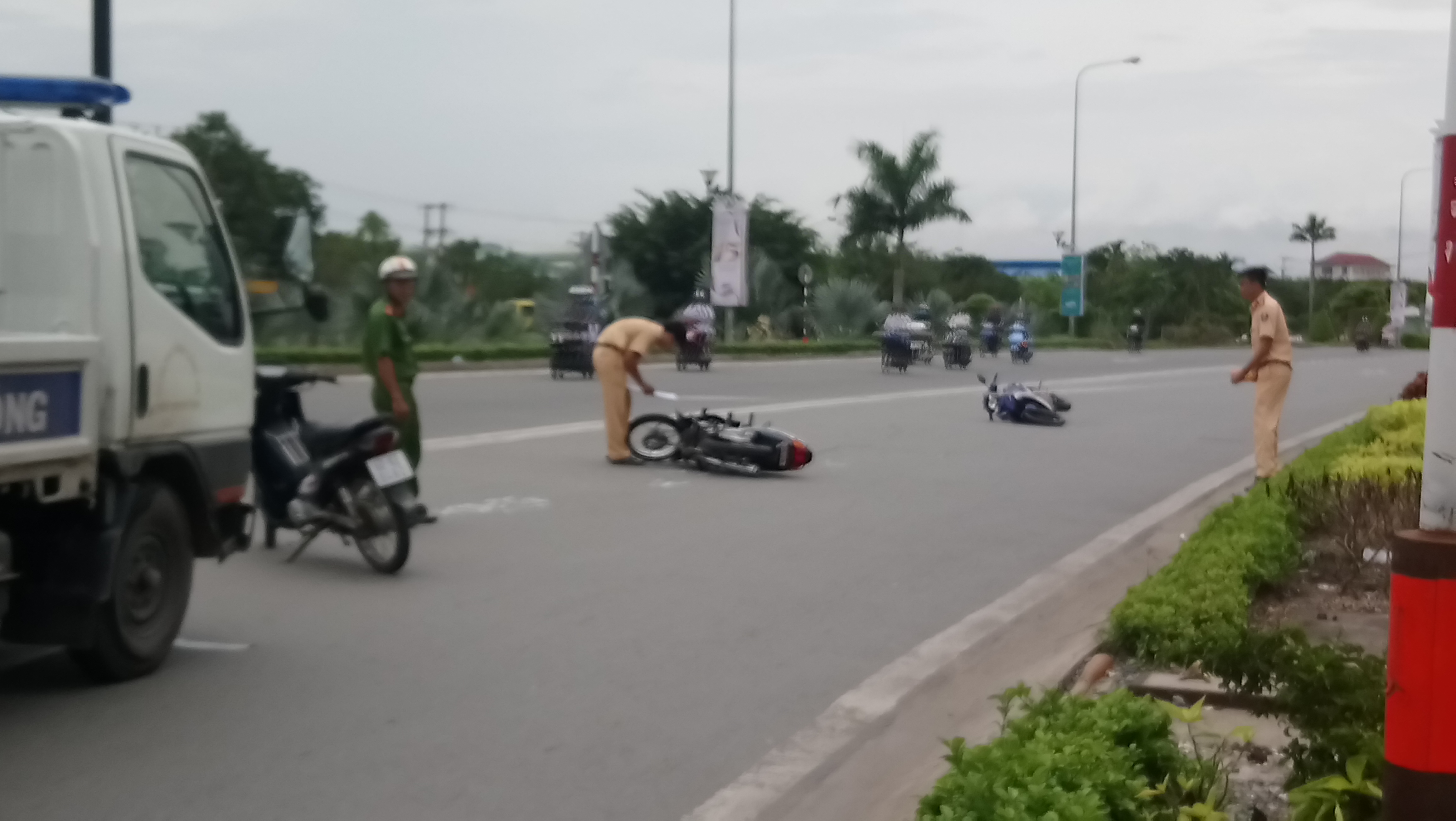 Một người phóng nhanh, 4 người bị thương trên Quốc lộ 1