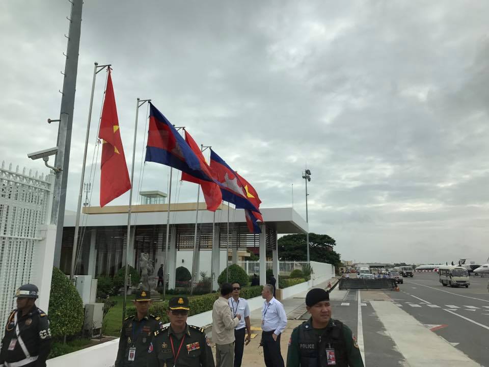 Trang trọng lễ đ&oacute;n Tổng B&iacute; thư tại Ho&agrave;ng cung Campuchia - Ảnh 6.